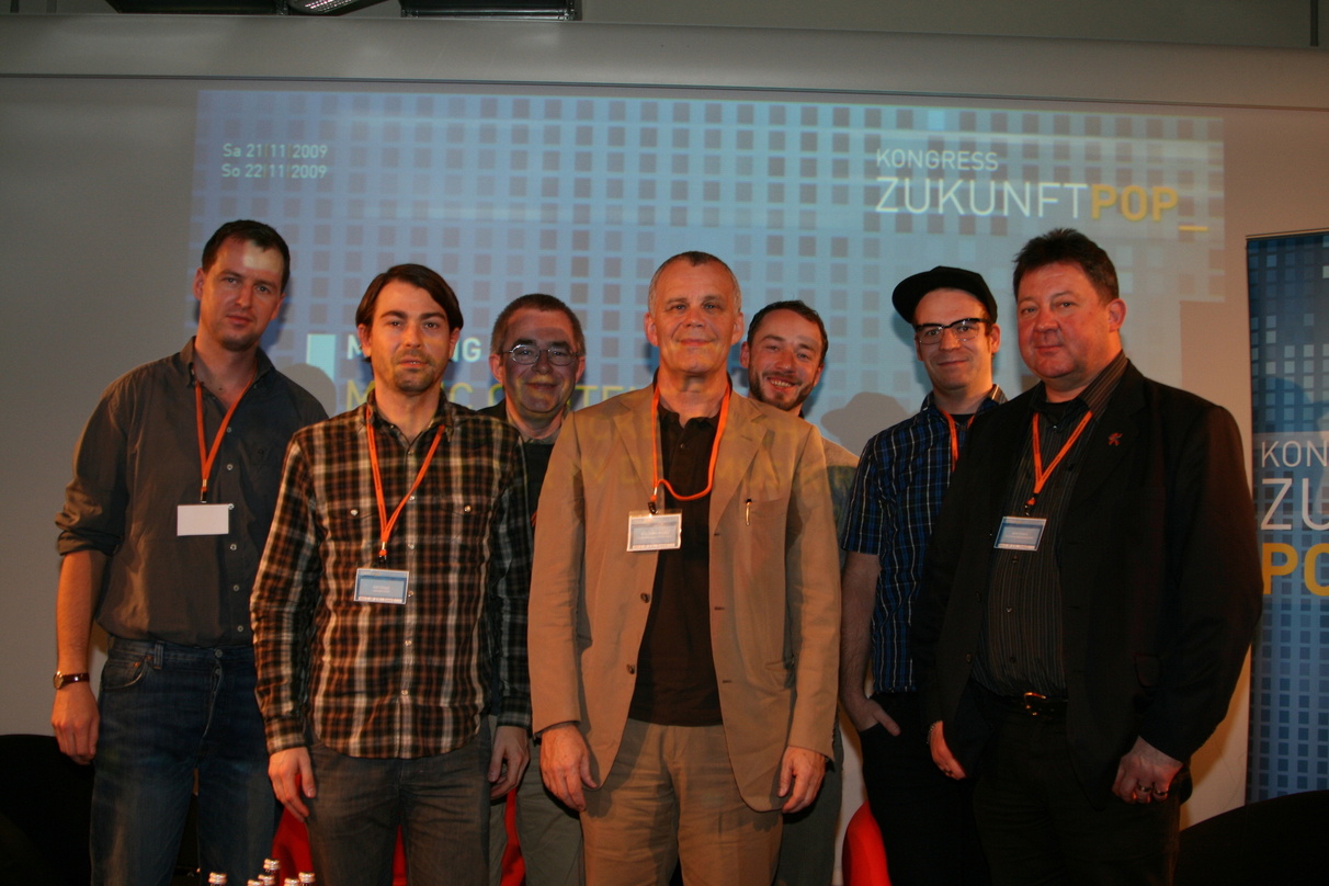 Diskutierten über das Livegeschäft (v.l.n.r.): Christian Pertschy, Robing Ebinger, Manfred Gillig-Degrave, Hubert Wandjo, Malte Graubner, Dominic Pohlmann und Dieter Schubert