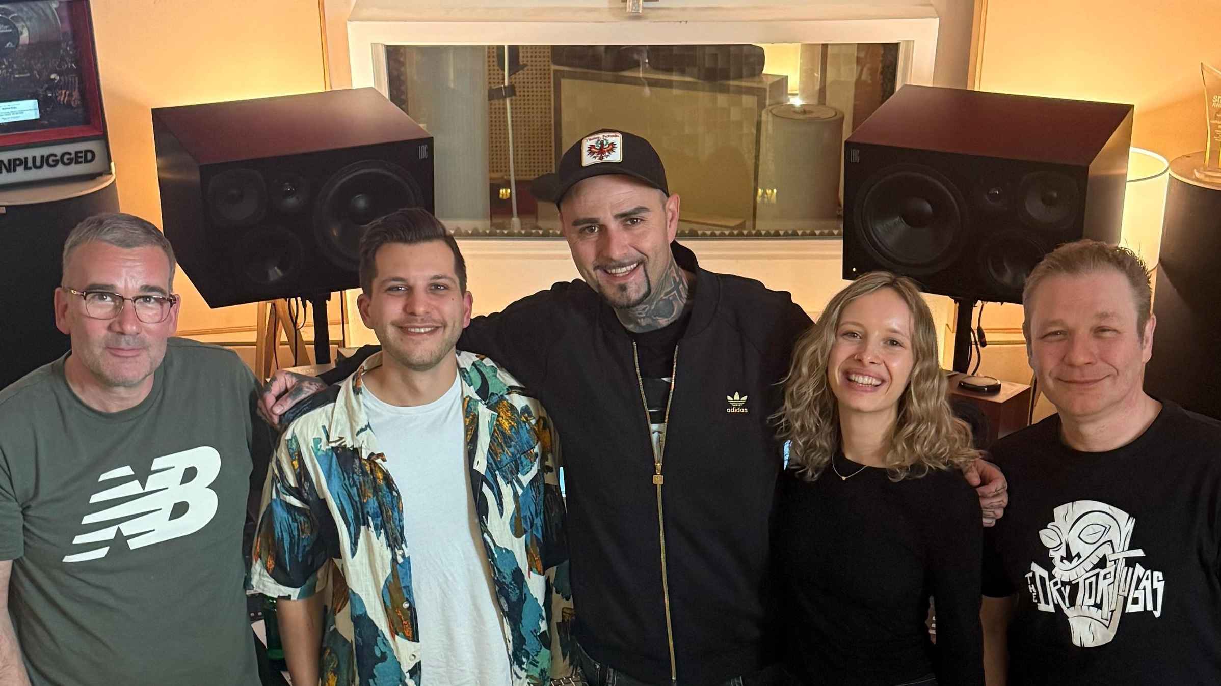 Arbeiten künftig zusammen (von links): Volker Neumüller (313 Music/Management), Max Rosenberg (A&R Telamo), Matthias "Tiroler Schmäh" Aichner, Melissa Brunbauer (A&R Teamassistenz Telamo) ...