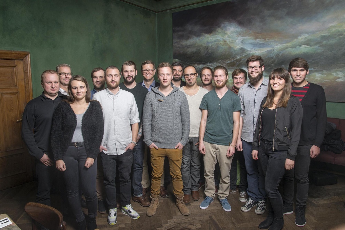 Neue Partner (von links): Ulf Wenderlich (Management), Produzent Ingo Politz, Kinga Lintner (Management), Alex Engelen (Four Music), Michael Stockum (Head of Four Music), Niklas Tietjen (A...