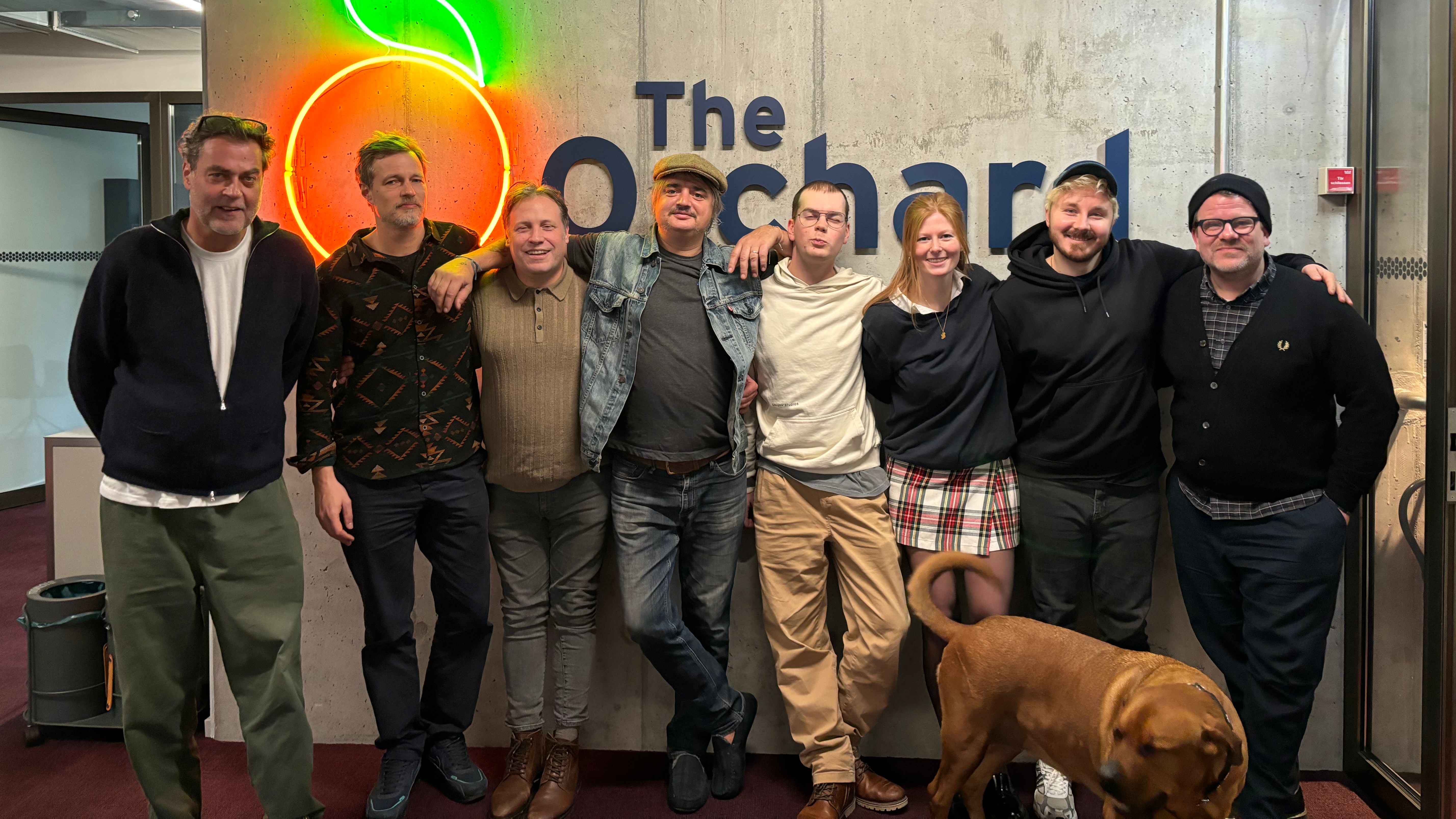Beim Treffen in Berlin (von links): Carsten Stricker (verstärker PR), Simon Semrau (The Orchard), Jai Stanley (Management Peter Doherty), Peter Doherty, Denis Karasik, Ebba Henningsson, Fa...