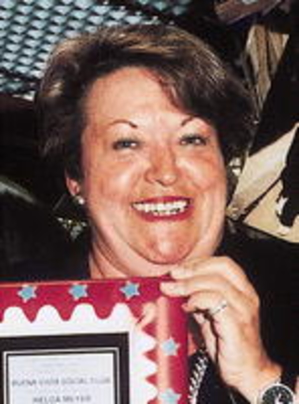 9882e6313d7485c098cb8422d549ad089000203ff716ca96394f04cb2b306882 Leitet den Music Dome: Helga Meyer