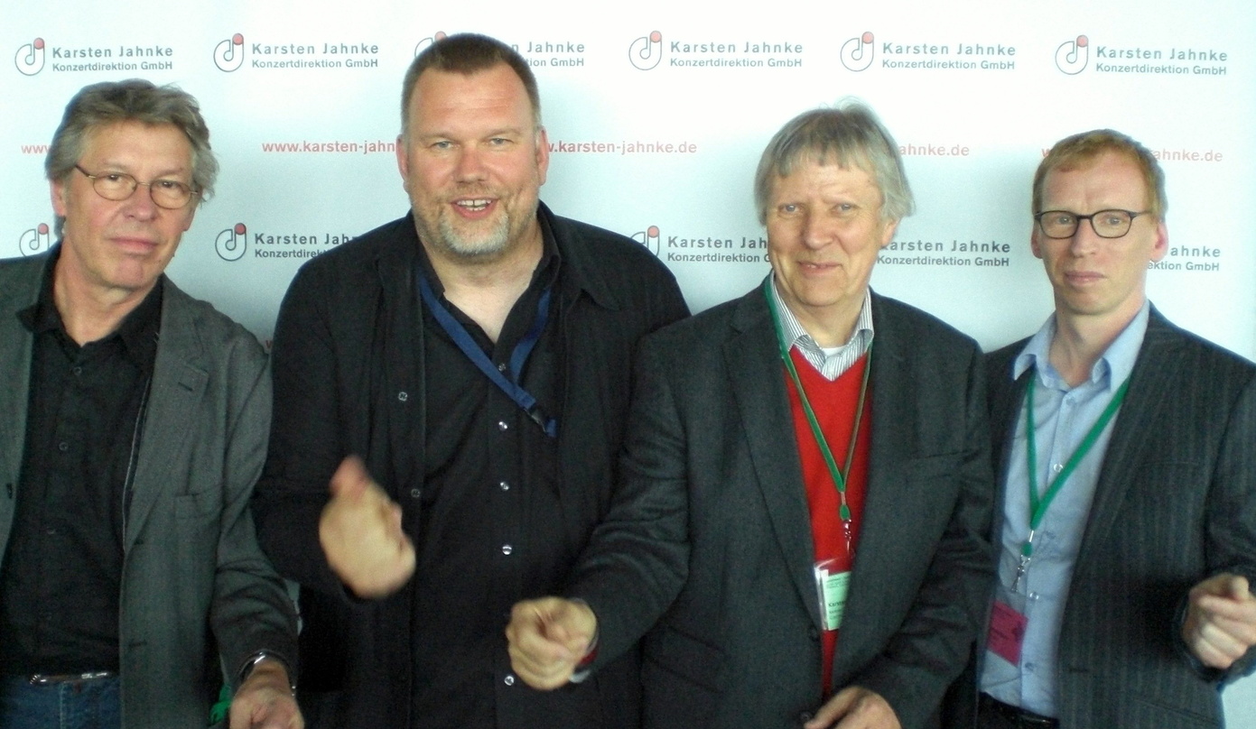 Swingen künftig gemeinsam (v.l.n.r.): Michael Salamon (Senior Label Manager Jazz edelkultur), Tom Glagow (Inhaber C.A.R.E. Music Group), Karsten Jahnke (Geschäftsführer Karsten Jahnke Konz...