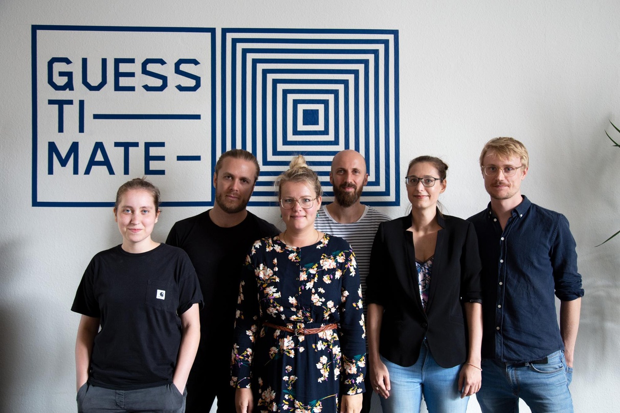 Verlagspartner (von links): Ann-Sophie Ballé (Junior A&R Manager), Patrick Liegl (A&R Manager), Maxi Menot (Gründerin Edition B+), Martin Heuser (Managing Partner Guesstimate), Susanne Gei...