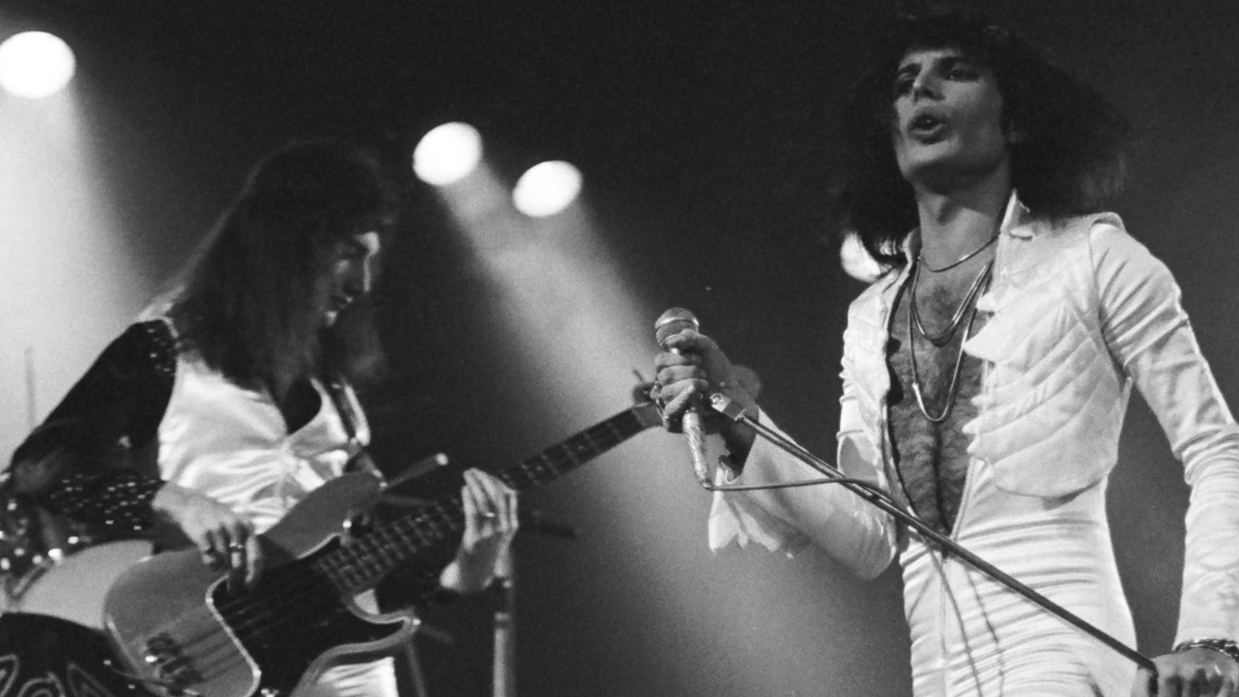 98df2dfa b802 46d8 b1f9 e9d7484510f1 Standen einst als Queen auf der Bühne: Bassist John Deacon (links) und Sänger Freddy Mercury.