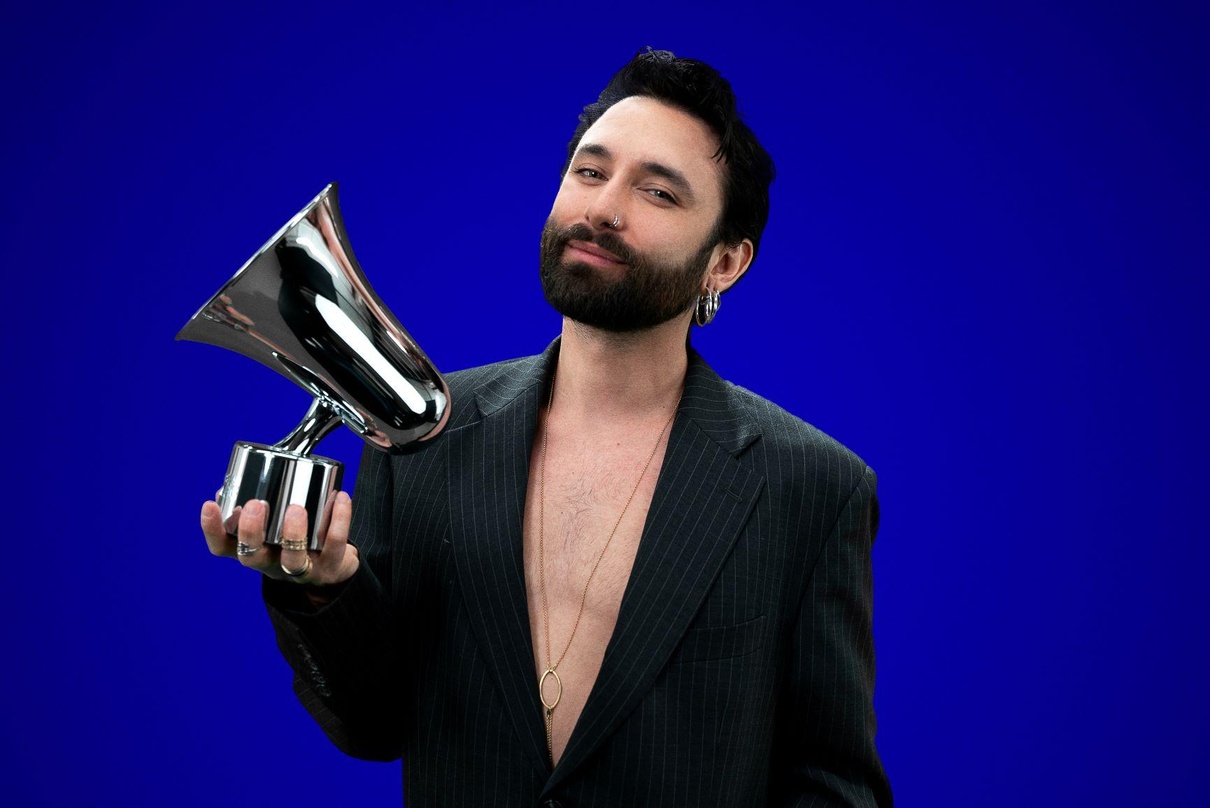 Stellt online die Nominierten vor und moderiert die Preisverleihung im Fernsehen: Conchita Wurst