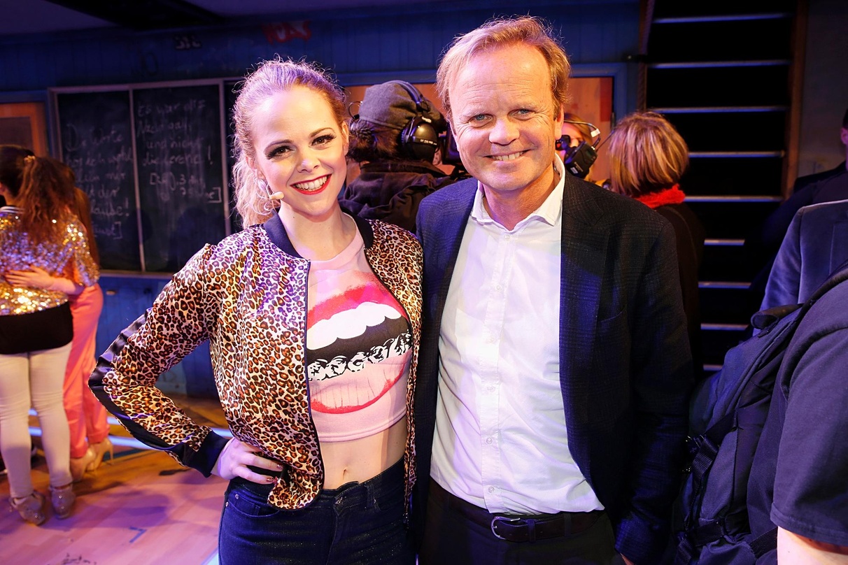 Bei der Premiere in München: Darstellerin Jennifer Siemann und Arthur de Bok (CEO Stage Entertainment)