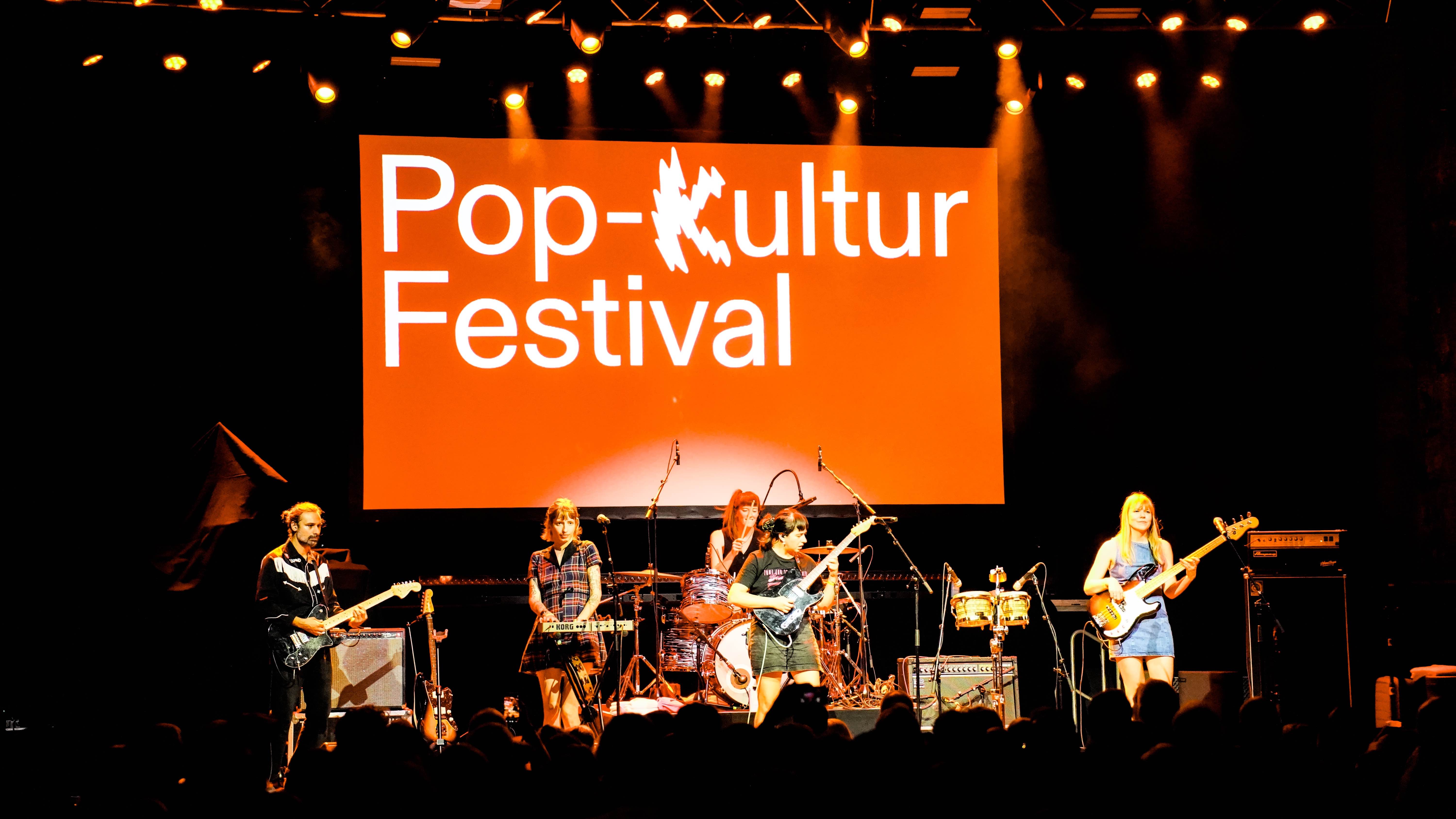 9a15e1da 545f 4d98 a54d 464a7817e9db Standen am 31. August im Kesselhaus auf der Bühne des Festivals Pop-Kultur: Los Bitchos.