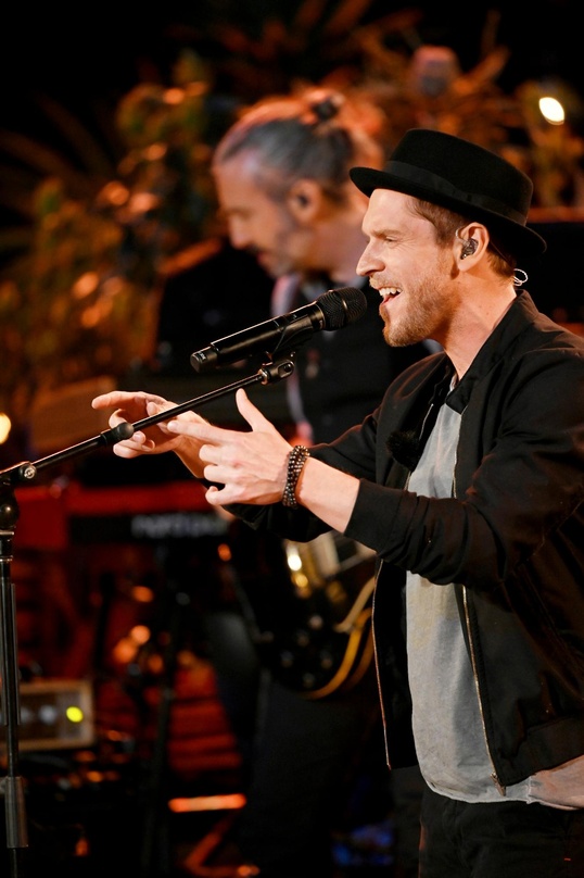 9a587396d908c0940bf9d65a591b506aa3ffa00468ca5f8d2675601fea4beac7 Um seine Lieder ging es bei "Sing meinen Song": Johannes Oerding