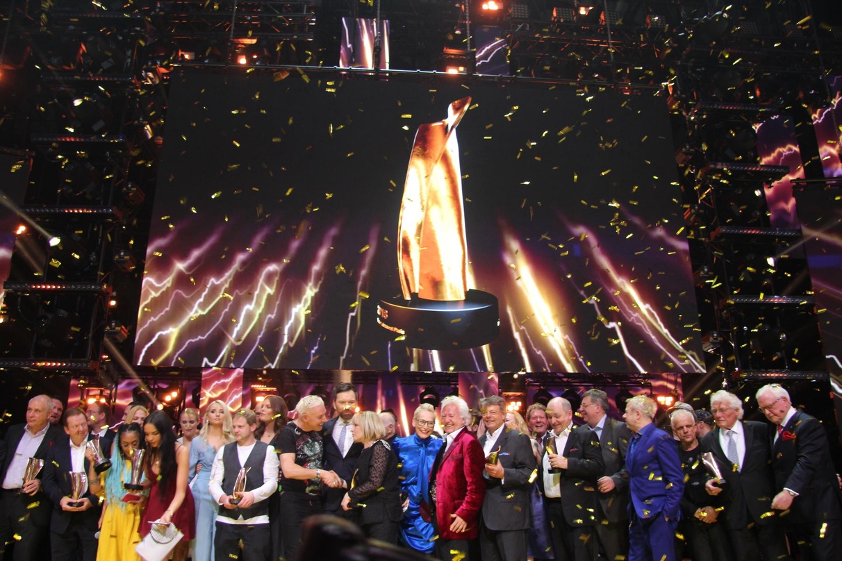 Sieger, Laudatoren und Live-Acts: das triumphale Schlussbild beim LEA 2018 in der Festhalle