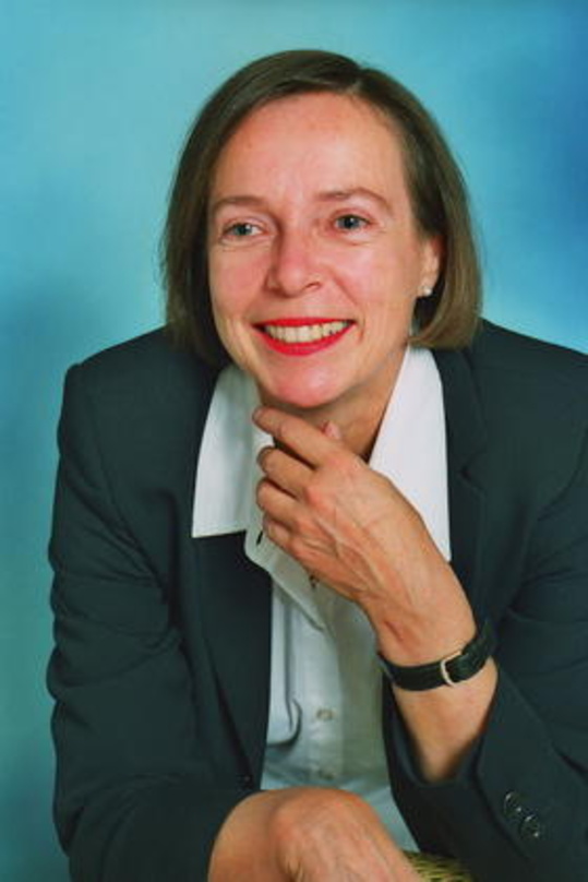 Künstlerische Leitung der Münchner Tanzbiennale Dance 2006: Cornelia Albrecht