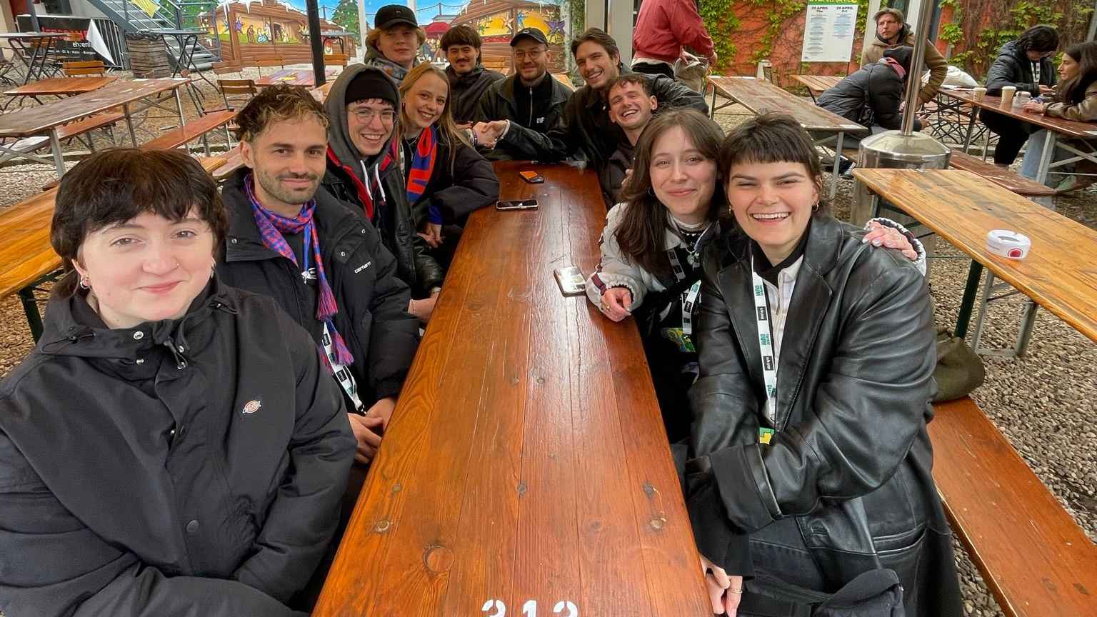 Bündeln die Kräfte (von links): Nico Schulthess (Grundiynkommen Agency), Alex Schuster (corner.company), Nina Lehmann (Schockverliebt Artists), Matteo Schwarzbach (WhatTimeIsLove Agency), ...