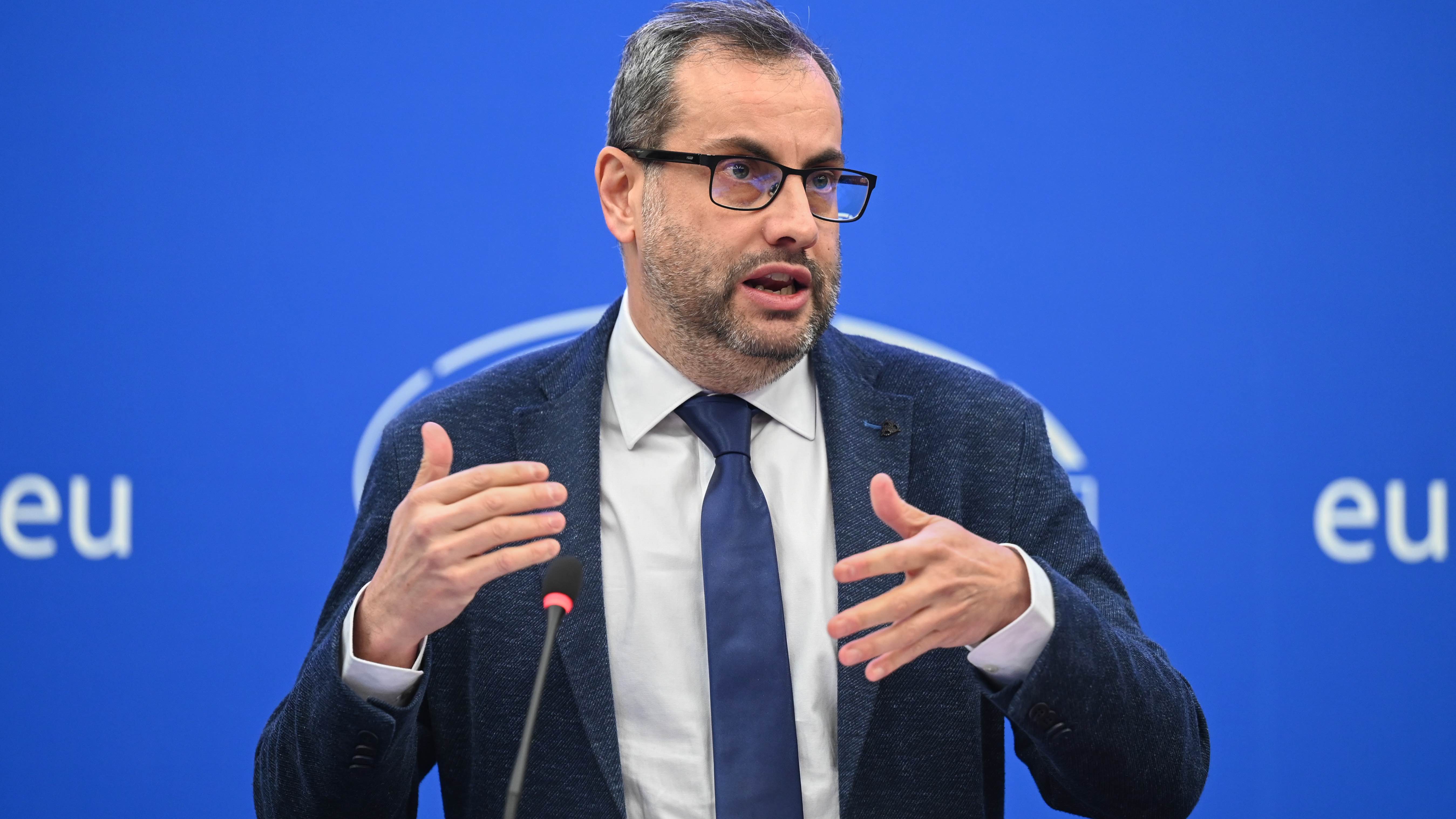 Brachte am 17. Januar eine Entschließung zum Musikstreaming auf den Weg durch die Instanzen der EU: der zuständige Berichterstatter Ibán García Del Blanco bei der begleitenden Pressekonfer...