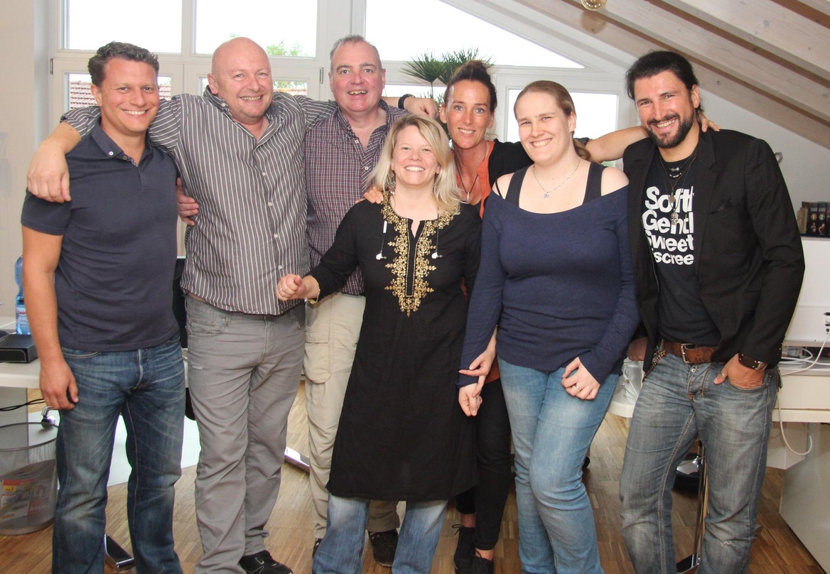 Arbeiten nun gemeinsam in Haar bei München (von links): Benjamin Bailer (Geschäftsführer Sound To People), Heinz Preisch (Head Promoter Passerotto Concerts), Gary Richmond (Head Of Talent ...