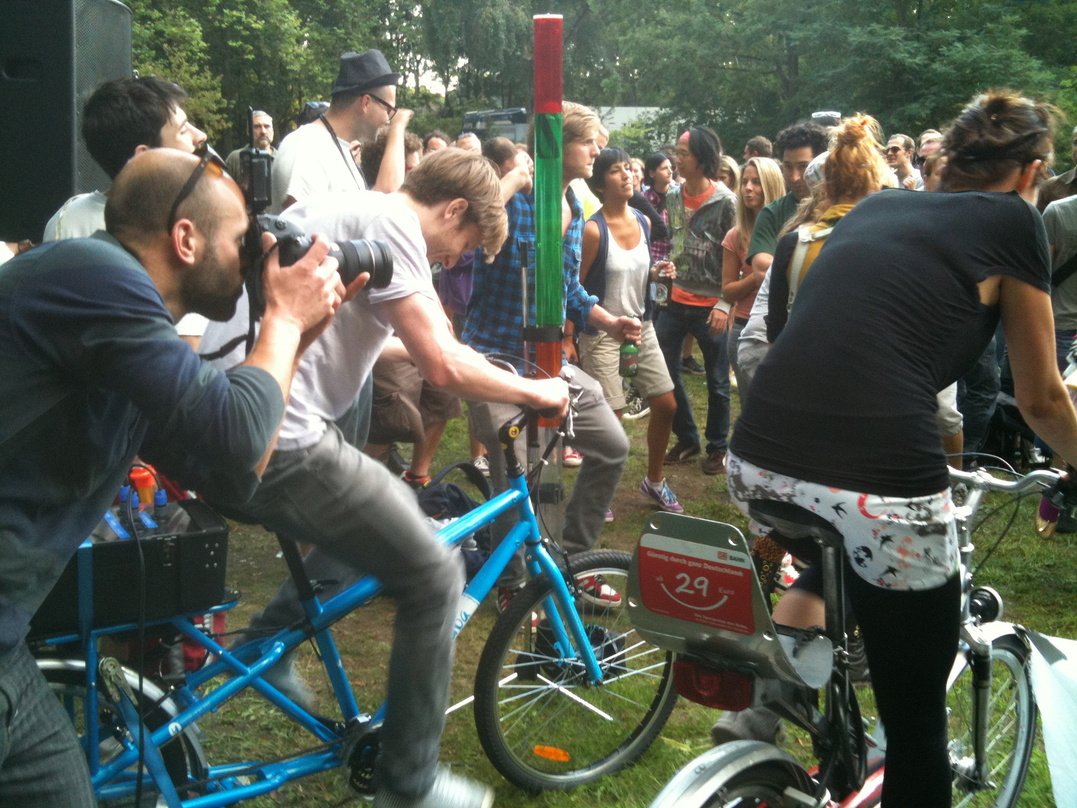 Pedalkraft als Energielieferant für Festivals: hier die Aktion Morgenwelt Rocks@Berlin