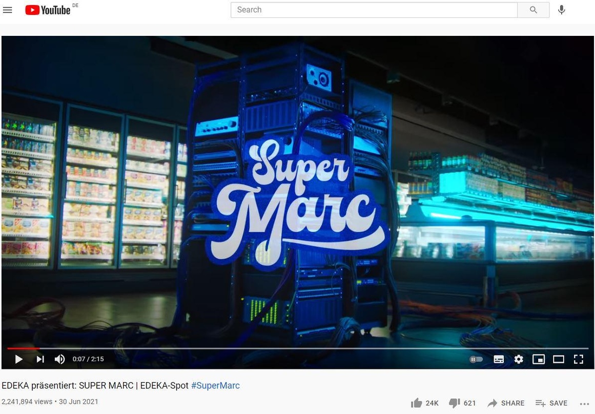 Eine Werbespot der auf YouTube für Aufsehen sorgt: "Edeka präsentiert: Super Marc"
