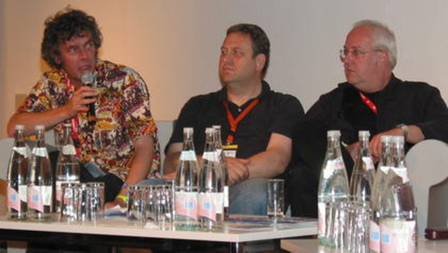 Stritten über große Konzerne (v.l.n.r.): Martin Elbourne (Glastonbury Festival), Rob Berends und Michael Bisping