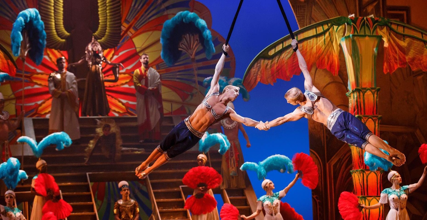 Läuft ab April 2019 im Stage Theater Neue Flora in Hamburg: »Cirque Du Soleil Paramour« von Stage Entertainment