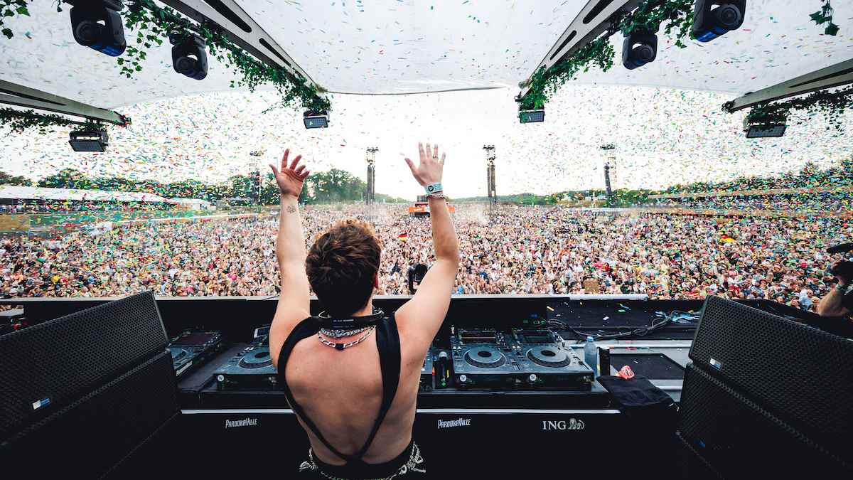 Gehört ins Repertoire von Superstruct: das Parookaville im nordrhein-westfälischen Weeze, hier bei einem Auftritt von Felix Jaehn.