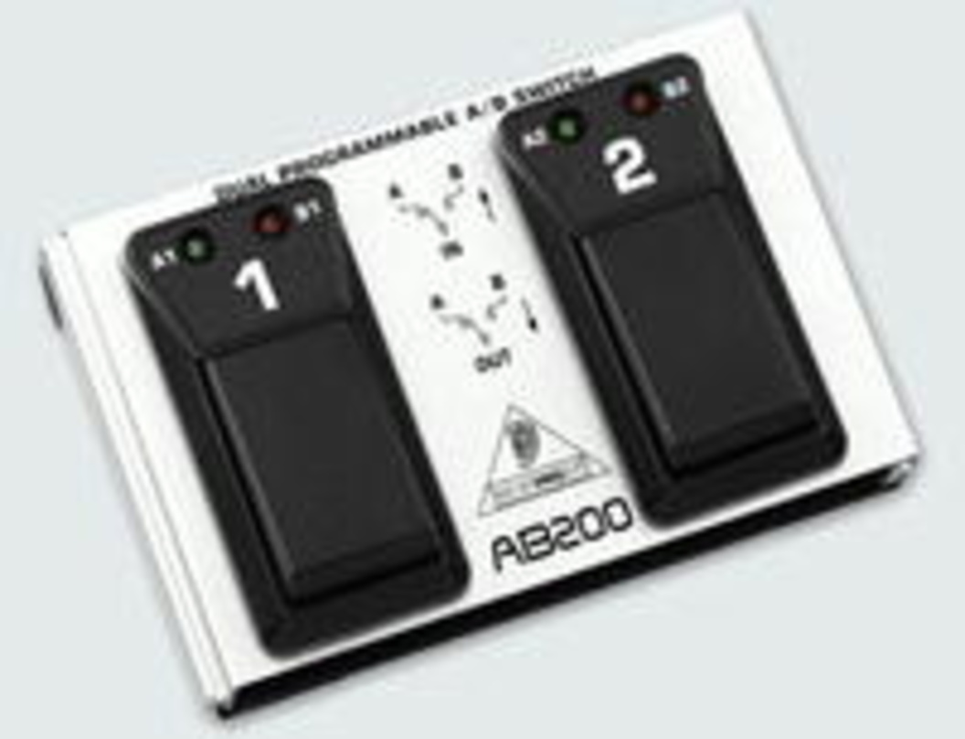 Was für die Füße: Behringers DUAL A/B SWITCH AB200