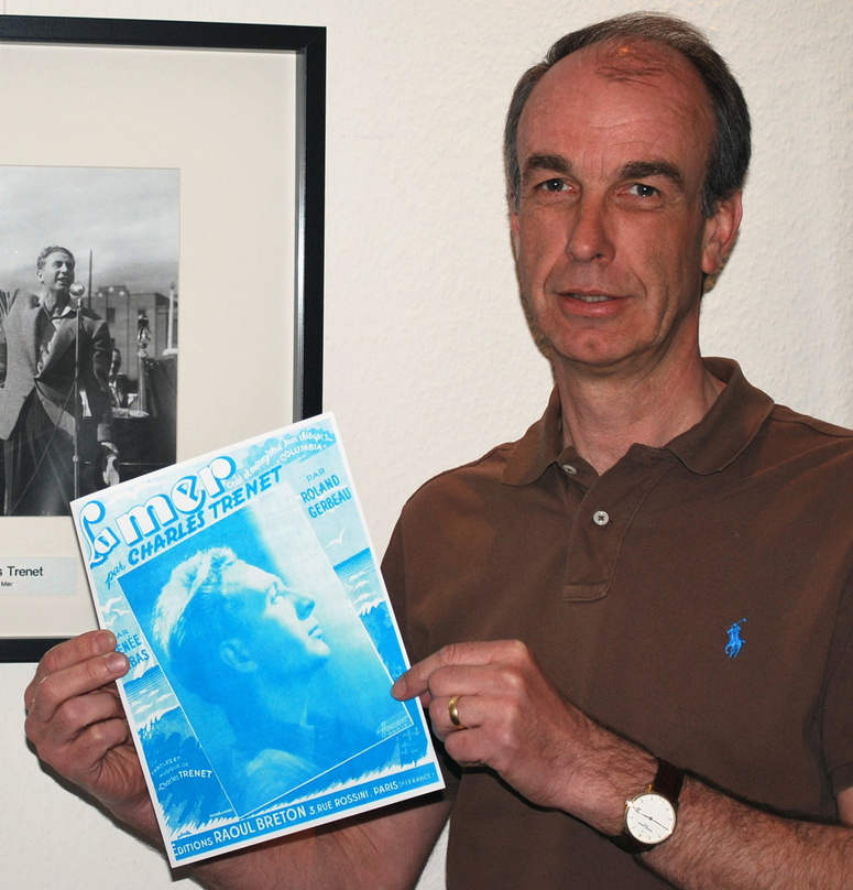 Mit Millionen-Hit: Peermusic-Geschäftsführer Lars Ingwersen mit dem Erstdruck der Notenausgabe von "La Mer"