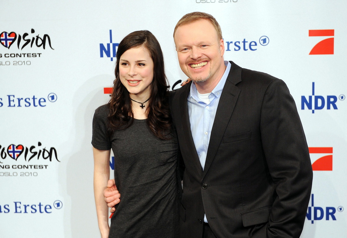 Sein Song lag knapp hinter dem späteren Siegertitel von Lena Meyer-Landrut: Stefan Raab und die Sängerin
