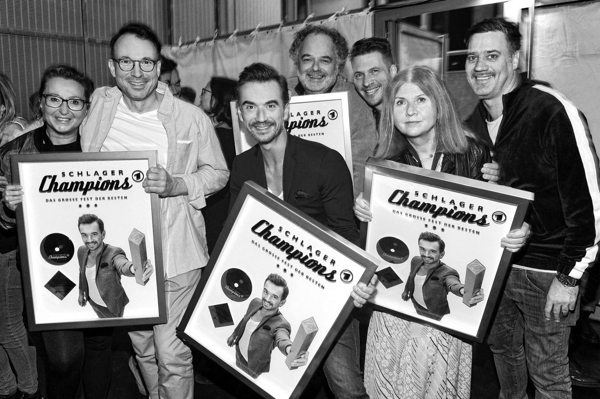 Feierten bei der Aftershow-Party (von links): Petra Delmar (Sony Music), Michael Jürgens (Jürgens & Partner), Florian Silbereisen (Entertainer, Showmaster), Peter Dreckmann (MDR), Thorsten...