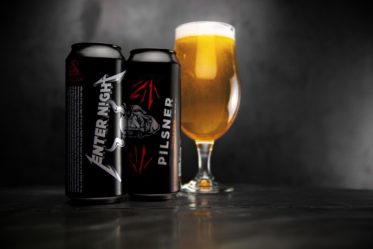 Gibt es in der Dose und vom Fass: Enter The Night Pilsner von Metallica