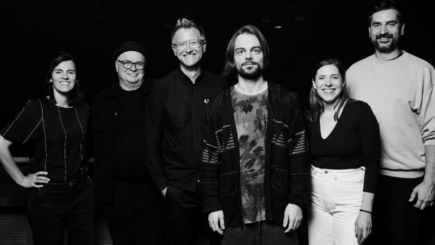 Neue Verlagspartner (von links): Dominique Banditt (Bosworth Music GmbH), Michael Ohst (MD, Bosworth Music GmbH), Asterix Westphal (Rasmussen’s Lawyer), Janus Rasmussen, Sophia Blume (Bosw...