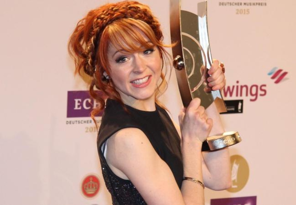 Spielt bei Lollapalooza in Berlin auf: Lindsey Stirling, hier mit ihrem Echo 2015