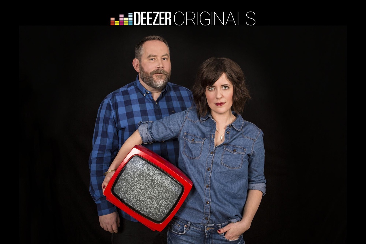 Sprechen künftig in einem gemeinsamen Podcast-Projekt bei Deezer über das Thema Fernsehen: Sarah Kuttner und Stefan Niggemeier