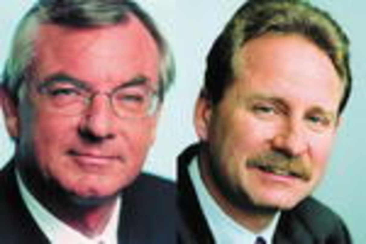 Nachfolgeregelung bei Bertelsmann: Gunter Thielen (l.) übergibt Vorstandsposten an Hartmut Ostrowski