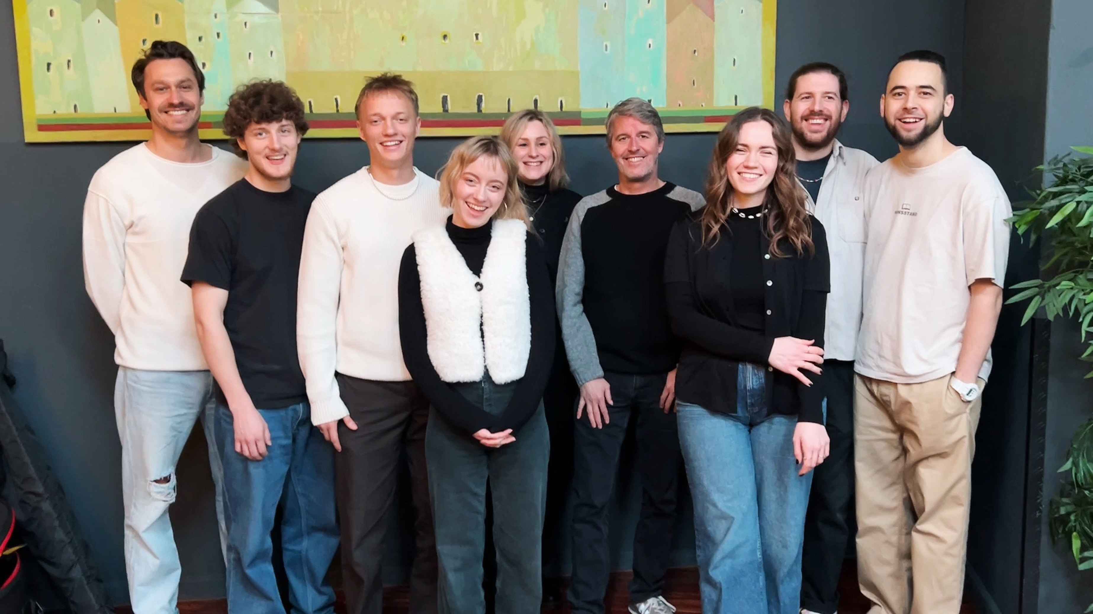Machten in Berlin die Sache fix (von links): Ivan Efimenko (Product Manager, Wagram Stories Berlin), Paul Sabel (Band), Lasse Per Jebavy (Band), Stina Holmquist, Deborah Brzezinski (Head o...