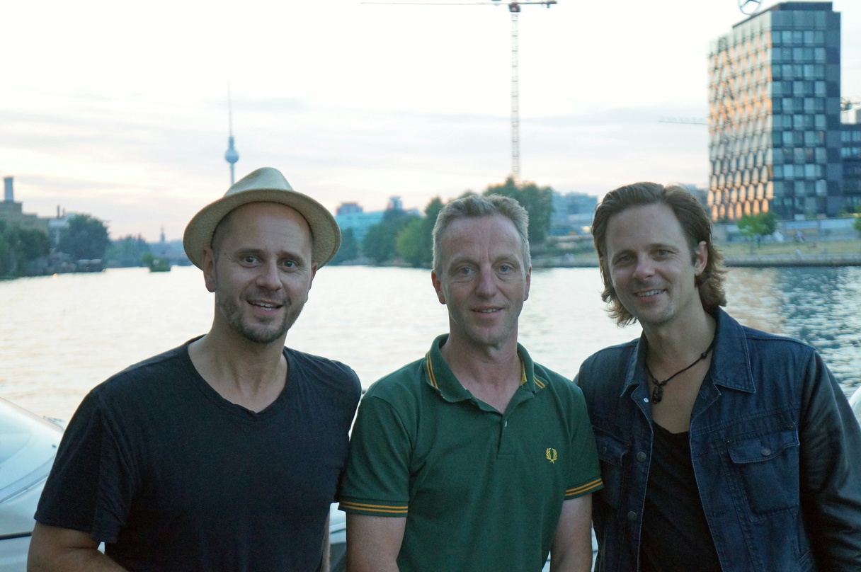Neue Partner: Konrad von Löhneysen (Mitte) mit den beiden Booka-Shade-Machern Arno Kammermeier (links) und Walter Merziger