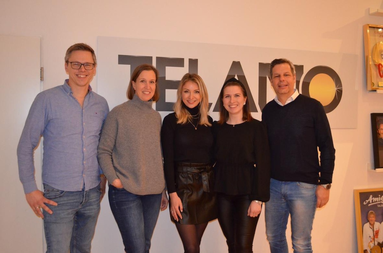 Gehen den gemeinsamen Weg weiter: Anna-Carina Woitschack (Mitte) und ihr Telamo-Team