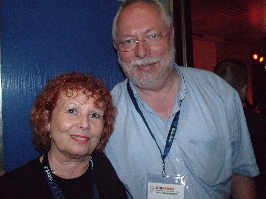 Beim Geburtstags-Showcase: Ellie Weinert mit Heinz Canibol