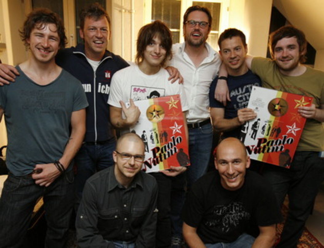 Gold-Team: das schweizerische Warner-Management mit Paolo Nutini und Musikern