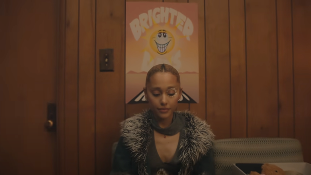 Ariana Grande platzierte sich mit dem Video zum Track "We Can't Be Friends (Wait For Your Love)" auf Rang eins der deutschen YouTube-Musik-Trendcharts.
