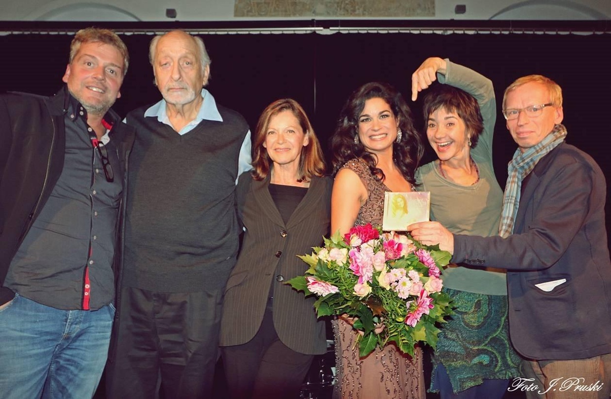 Mit dabei bei der Präsentation des neuen Albums "Mal laut, mal leise" (von links): die Schauspieler Oliver Hörner, Karl Dall und Angela Roy, die Sängerin und Schauspielerin Caroline Kiesew...