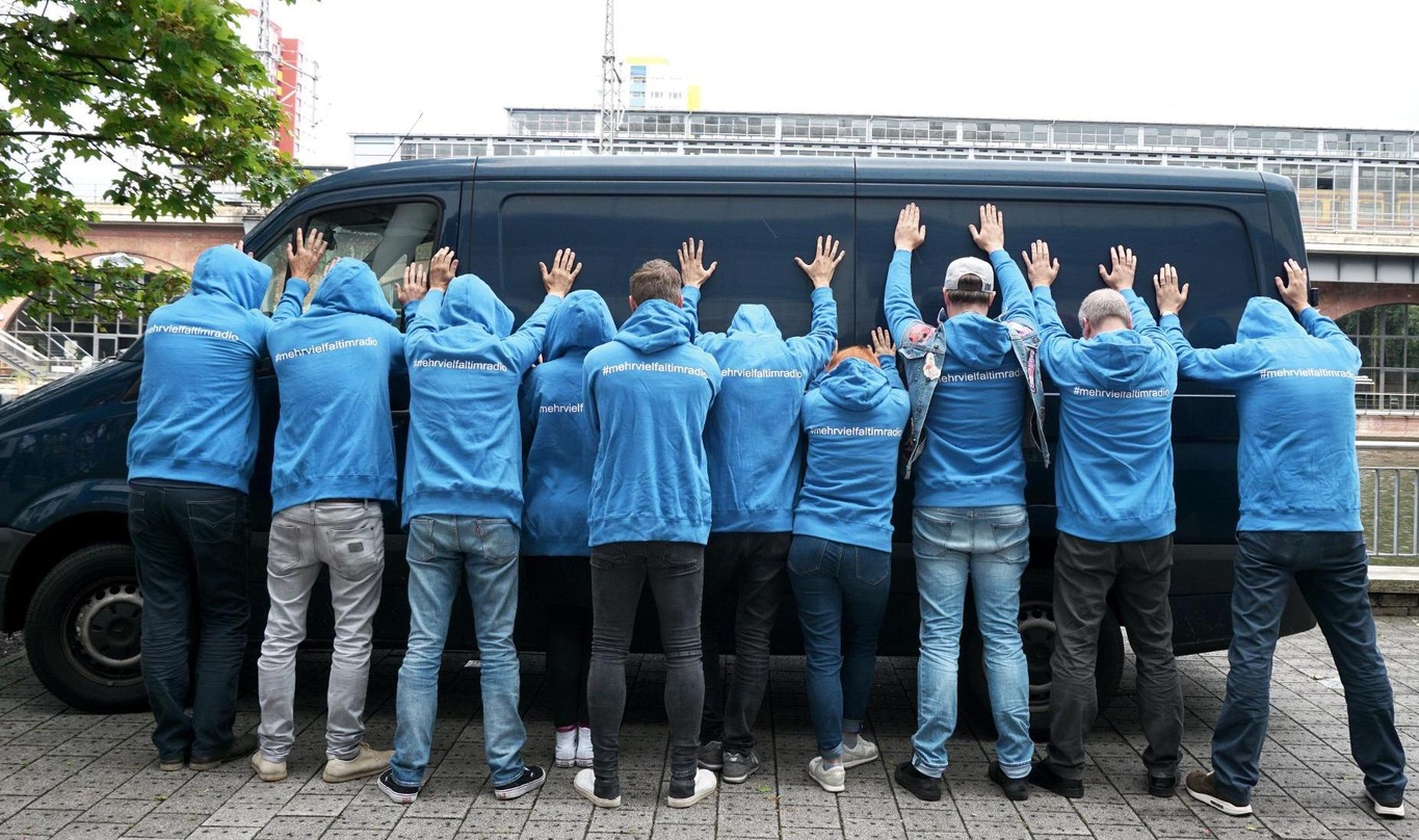Haben mehr an als die Kommune 1 (von links): Die VUT-Vorstände Georg Löffler, Fritz Krings, Mark Chung, Désirée Vach, Ronny Krieger, Jürgen Schattner, Tess Rochholz, Oke Göttlich, Thomas Z...
