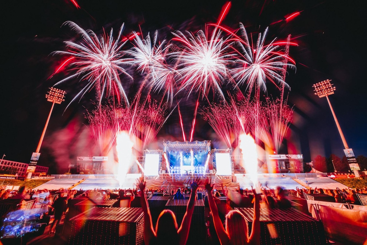 Ein Feuerwerk zum Finale: das letzte Strandkorb-Konzert in Mönchengladbach