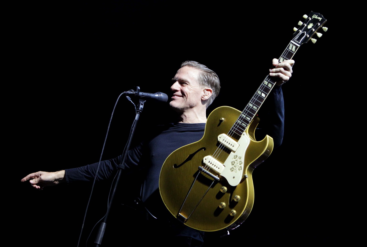 Führte zum 30-jährigen Jubiläum sein Album "Reckless" live auf: Bryan Adams