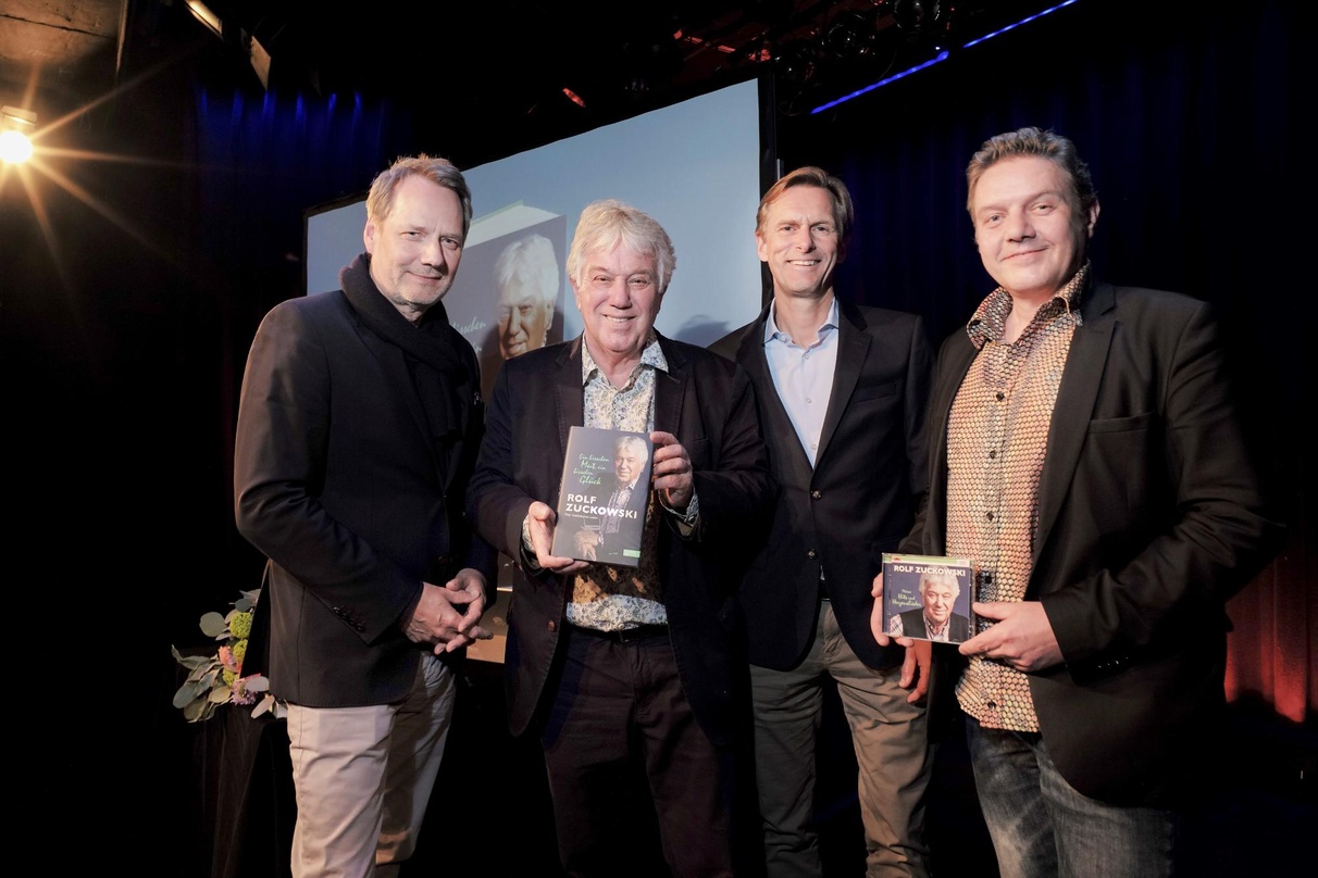 Im Schmidtchen vereint (von links): Stefan Weikert, Rolf Zuckowski, Olaf Conrad und Jörg Hackelbörger