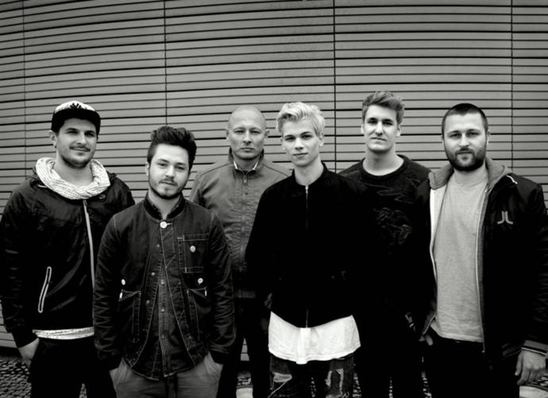 Wollen das Debüt von Sizarr gemeinsam zum Erfolg machen (von links): Michael "Mille" Mlinski (Product Management Columbia Four Music), Philipp (Sizarr), Peter Putz (Product Management Siza...