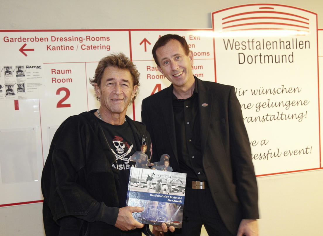 Bei der Chronik-Übergabe: Peter Maffay (l.) und Jochen Meschke