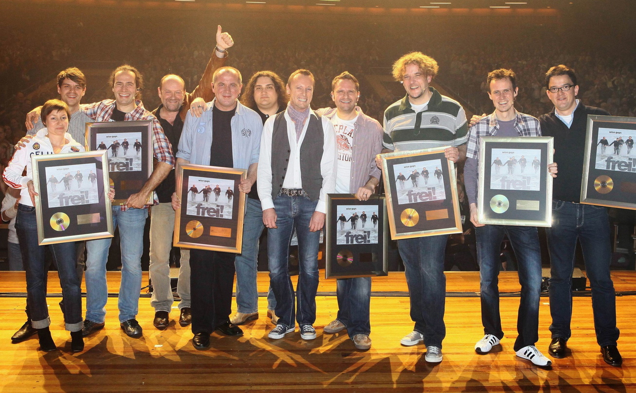 Feierten in Hamburg (v.l.n.r.): Tine Tanamy (Wise Guys Büro), Daniel Vorholt (Produktmanager Pavement Records), Edzard Hüneke (Wise Guys), Pavement-Geschäftsführer Detlef Vorholt, Ferenc H...