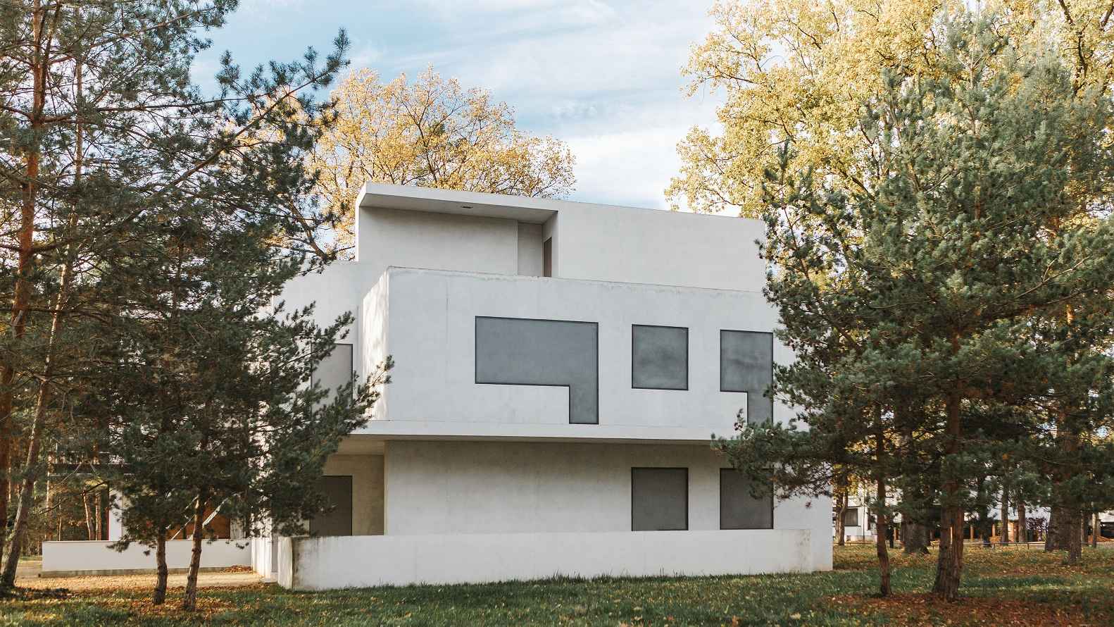 Hier arbeiten Lucca und listentojules einen Monat lang an ihrer Musik: das Meisterhaus Schlemmer in Dessau.