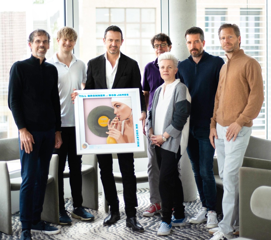 Michael Brüggemann (Vice President Classical & Jazz, Sony Music Germany), Sven Schuhmann (Head A&R and Project Development Classical and Jazz, Sony Music Germany), Till Brönner, Kai-Uwe Di...