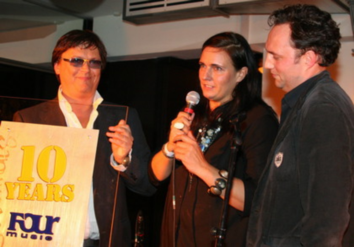 Ausgezeichnet: Labelchef Fitz Braum (l.) mit Tessy Schulz und Edgar Berger ...