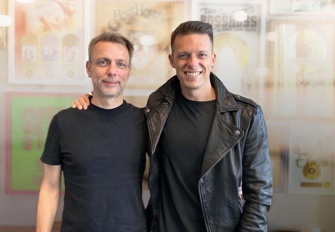 Beschlossen die Zusammenarbeit: Norman Görlitz (CEO MSK Meistersinger; links) und The Dark Tenor