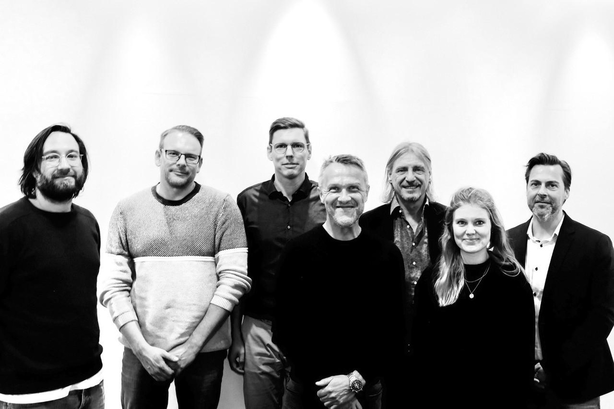 Besiegelten eine Kooperation entlang der Elbe (von links): Michael Borwitzky (COO ferryhouse), Mario Lehmann (Head of Labelmanagement Believe), Thorsten Freese (Managing Director Believe),...